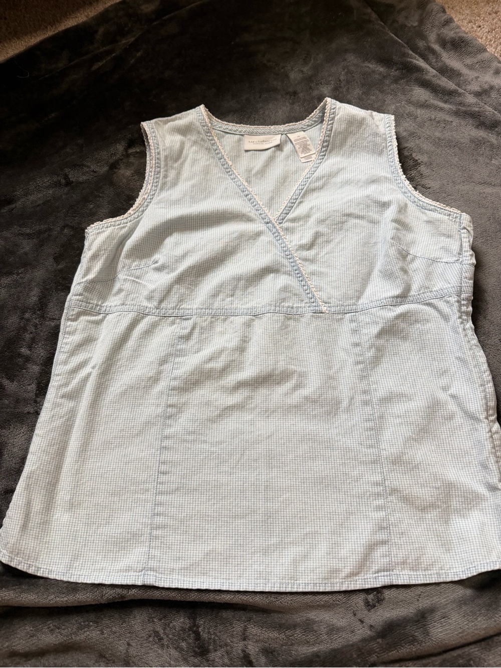Liz Claiborne Light Blue Sleeveless V-Neck Top